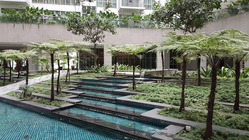 Regalia Suites & Residences Klcc Infinity Pool By 109 Global Host Kuala Lumpur Eksteriør billede