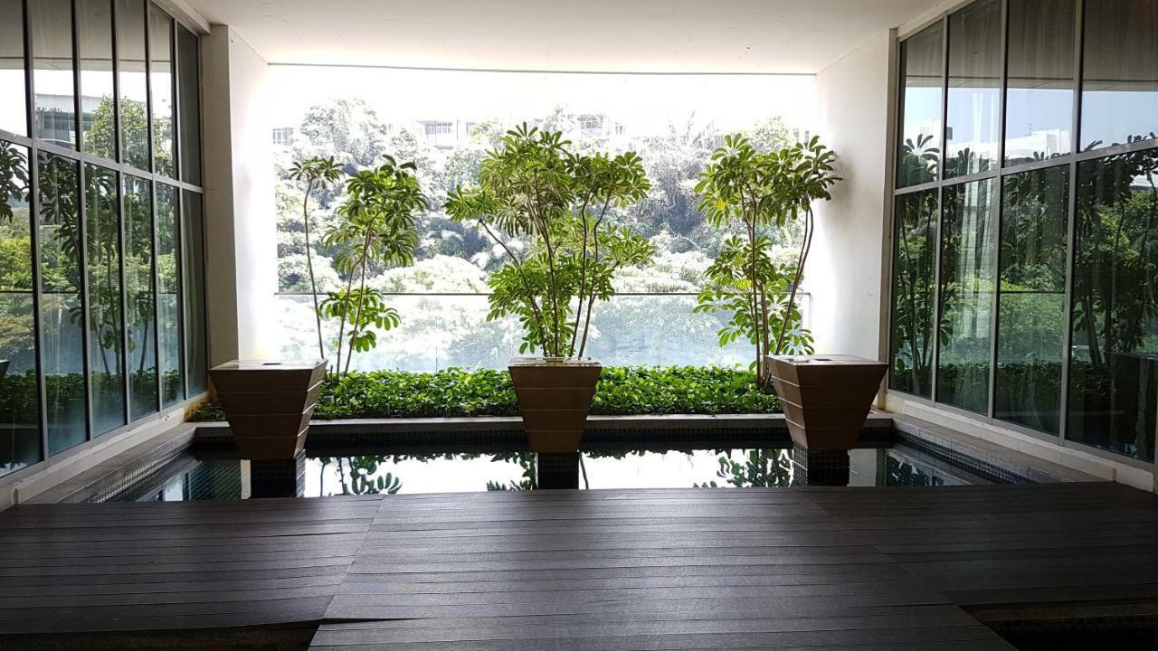 Regalia Suites & Residences Klcc Infinity Pool By 109 Global Host Kuala Lumpur Eksteriør billede